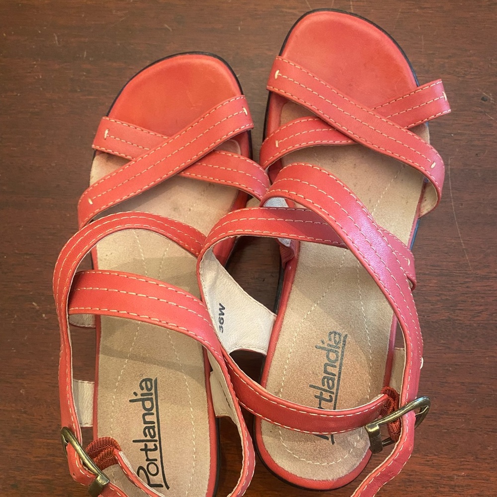 Portlandia Coral Sandals - Size 6